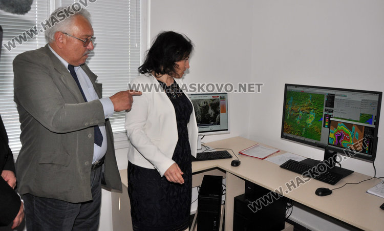 Бранят 1.1 млн. дка земеделски земи в Хасковско с противоградни площадки