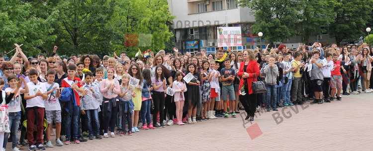 Празнично шествие за 24-ти май в Димитровград