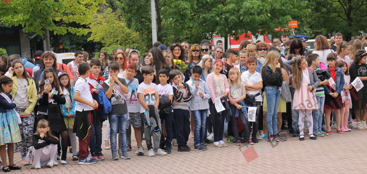 Празнично шествие за 24-ти май в Димитровград