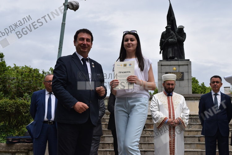 Ротари клуб Кърджали награди 7 изявени ученици за 24 май 2019 г.