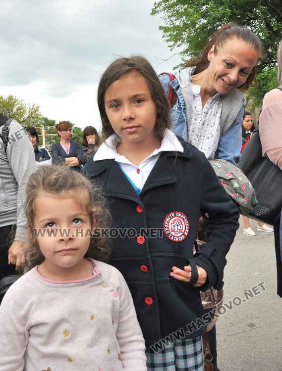 Двама "Ученици на годината" в „Христо Смирненски” получиха  плакети  за 24 май