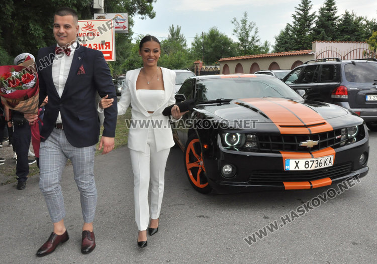 Стил и красота показаха абитуриентите от Езиковата гимназия в Хасково