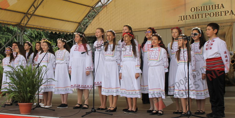 Празнично шествие за 24-ти май в Димитровград