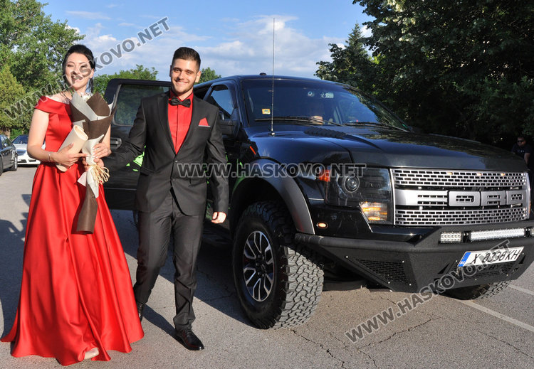 Математическата посрещна абитуриенти топ  от автобуса