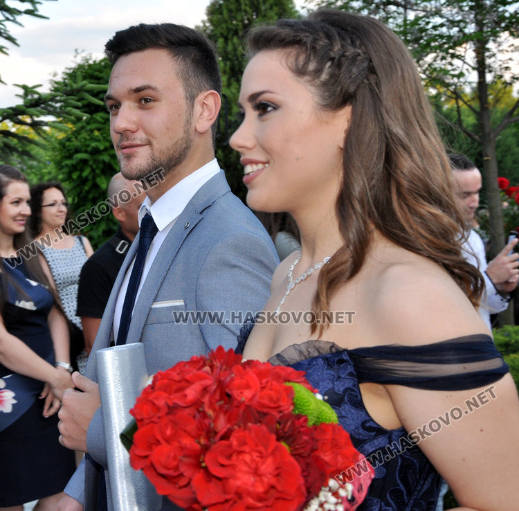 Математическата посрещна абитуриенти топ  от автобуса