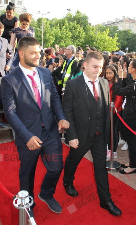 СУ "Любен Каравелов" изпрати своя випуск'2019