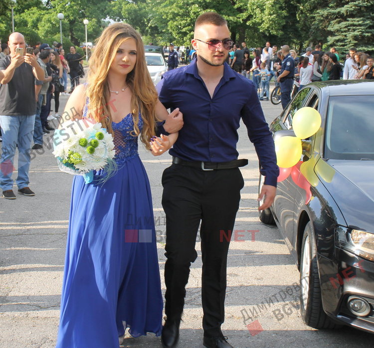 СУ "Любен Каравелов" изпрати своя випуск'2019