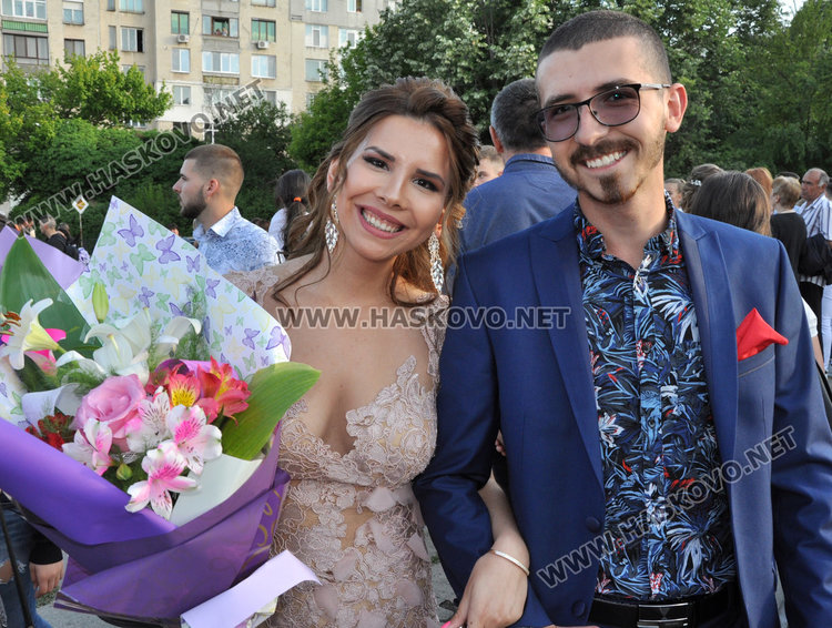 Математическата посрещна абитуриенти топ  от автобуса