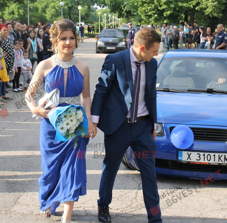 СУ "Любен Каравелов" изпрати своя випуск'2019