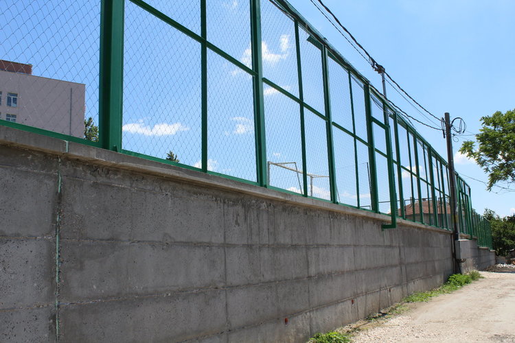 Малките футболисти с награди от „Купа Хасково“ в Царската гимназия