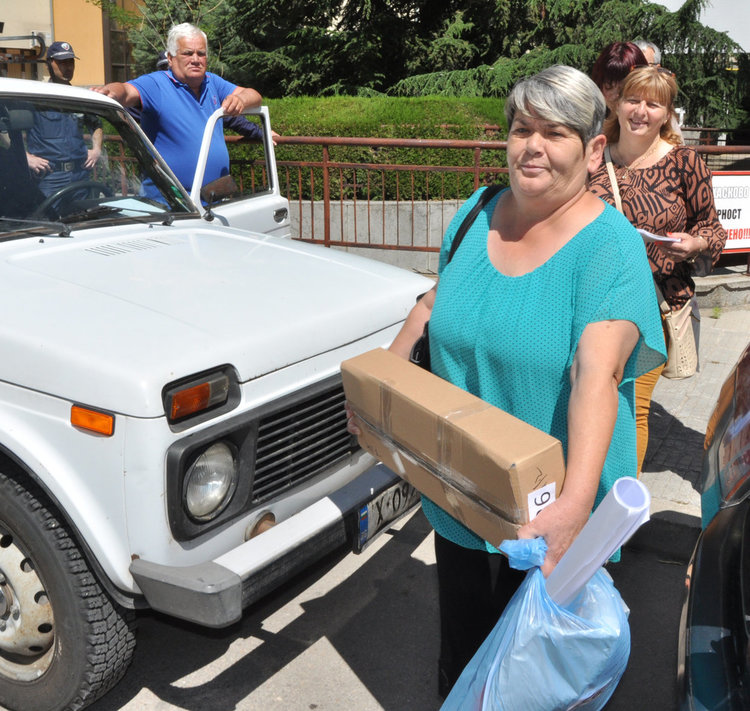 153 СИК получават изборни книжа и материали за Евровота в Хасково