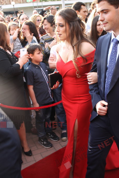 СУ "Любен Каравелов" изпрати своя випуск'2019