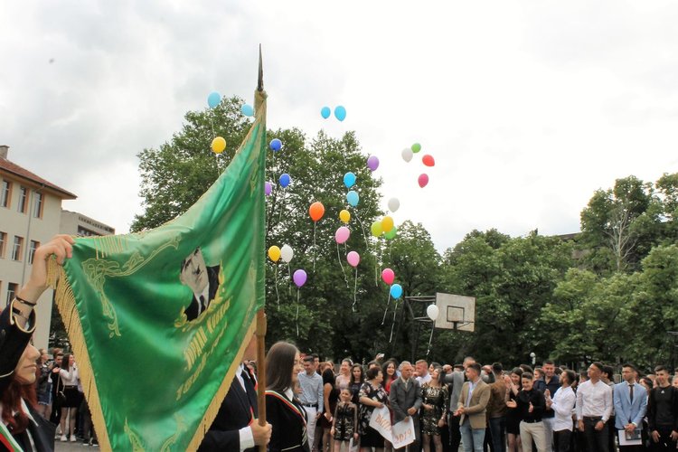 Випуск 2019 си тръгна от СУ „Йордан Йовков“