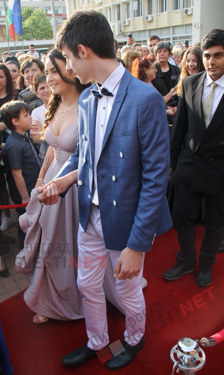 СУ "Любен Каравелов" изпрати своя випуск'2019