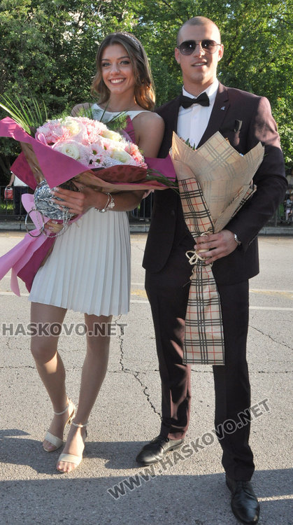 Математическата посрещна абитуриенти топ  от автобуса