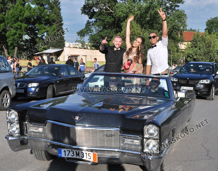 Математическата посрещна абитуриенти топ  от автобуса