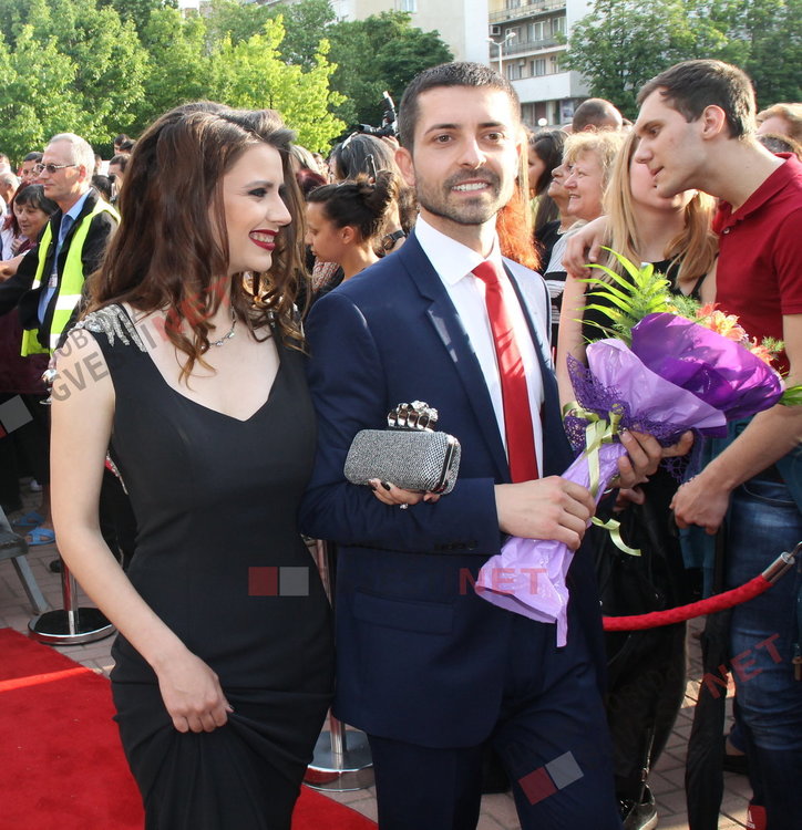 СУ "Любен Каравелов" изпрати своя випуск'2019