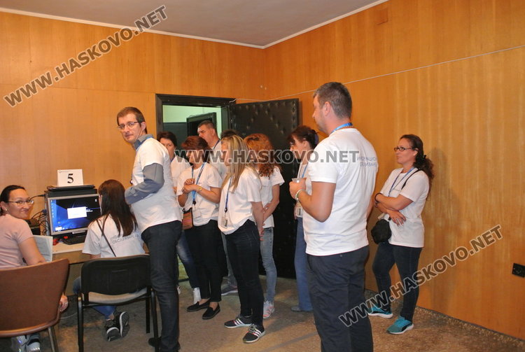  Затвориха секциите за избор на евродепутати в Хасковска област  в 20.44 ч.