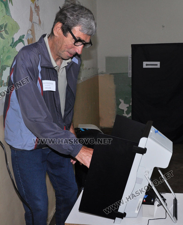 Смяна на председатели и секретари в 21 СИК