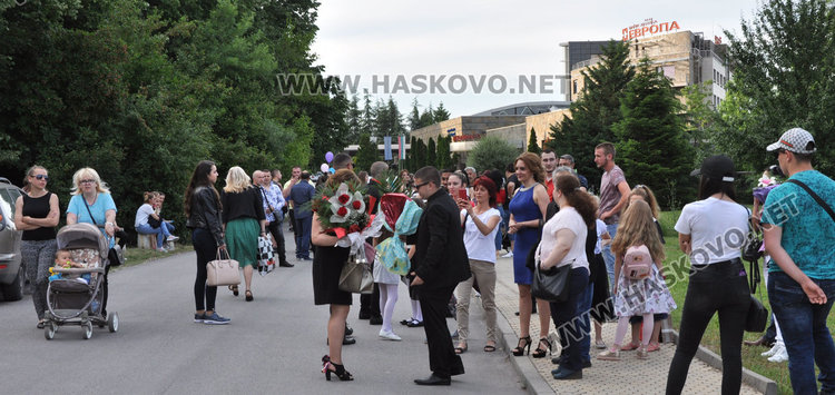 Спортист се яви на бала си на колело