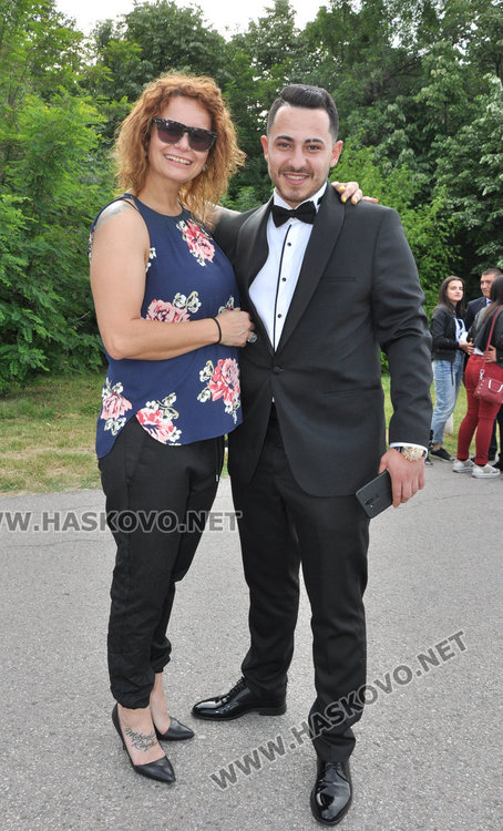 Спортист се яви на бала си на колело