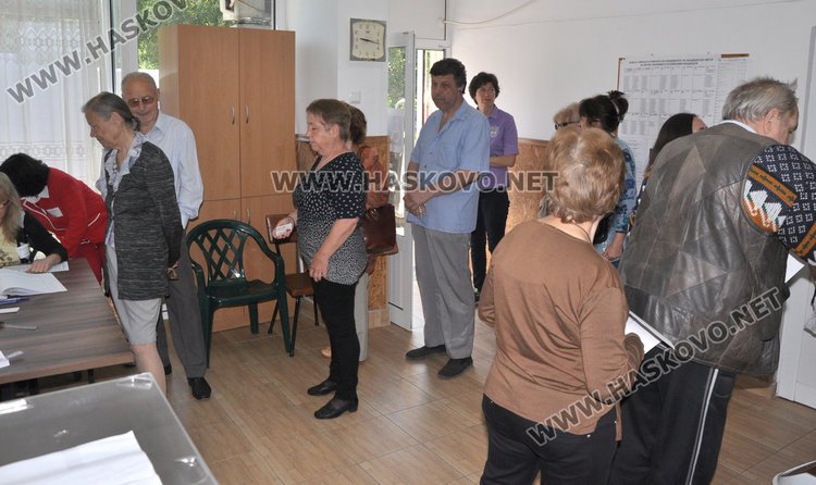 Смяна на председатели и секретари в 21 СИК