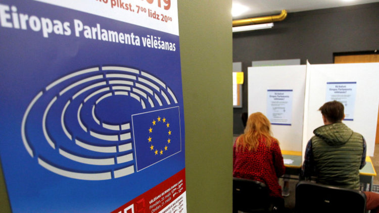 Европа гласува за своя парламент