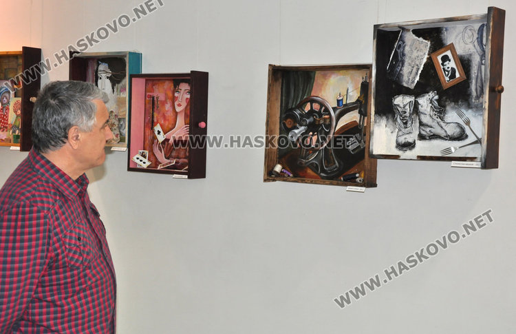 „Колорит“ с изложба „Рисунка в чекмедже“ в галерия „Форум“