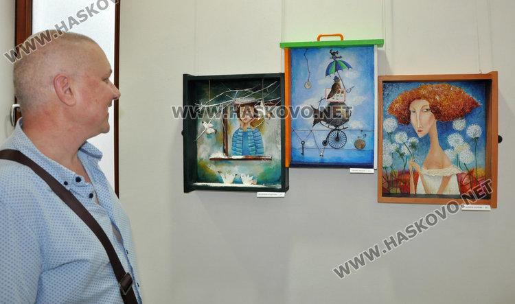 „Колорит“ с изложба „Рисунка в чекмедже“ в галерия „Форум“