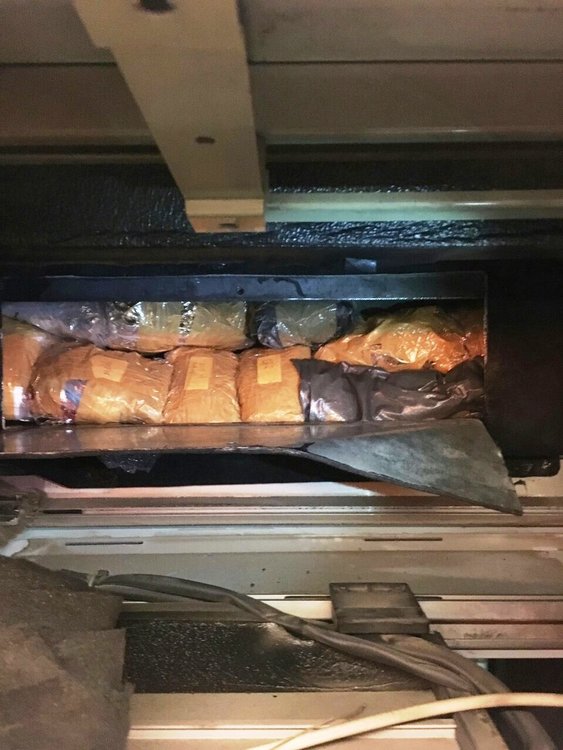 Близо 4 кг. злато извадиха от тайник на автобус