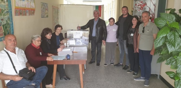 Сунай Хасан: Гласувах, за да се чува гласа на Момчилград в Европа