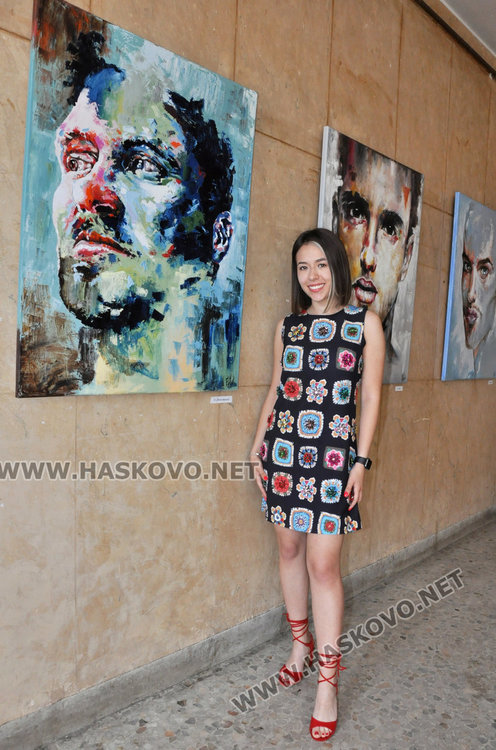 "Колорит" с изложба на картини и четки, показват минало и настояще