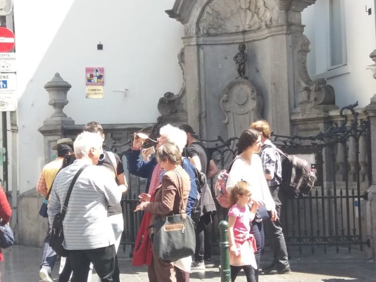 Купонът продължава пред Манекен Пис