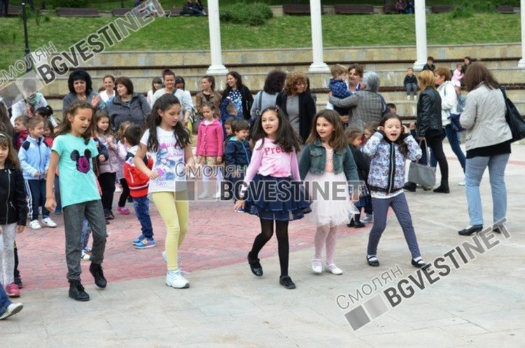 Конкурс за красиви деца, колоездачна обиколка и среща с тайните на театъра за 1 юни в Смолян