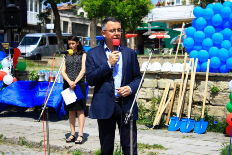 Ремонтират площад „Хаджи Димитър” и десет улици в Кърджали