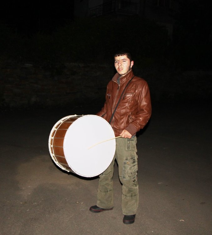 Давулджия от Млечино: Искам да поддържам живи традициите и обичаите на нашите предци