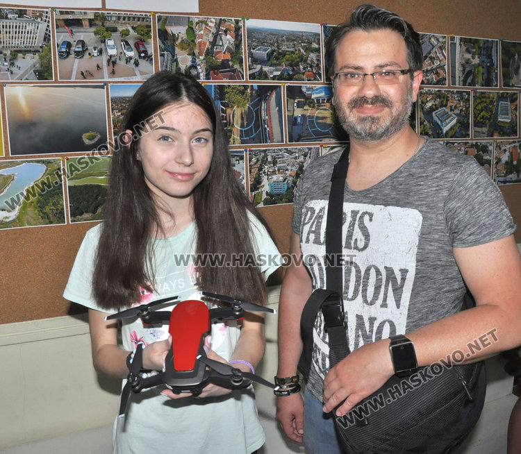 Клубът по фотография от математическата показа красиво Хасково от птичи поглед