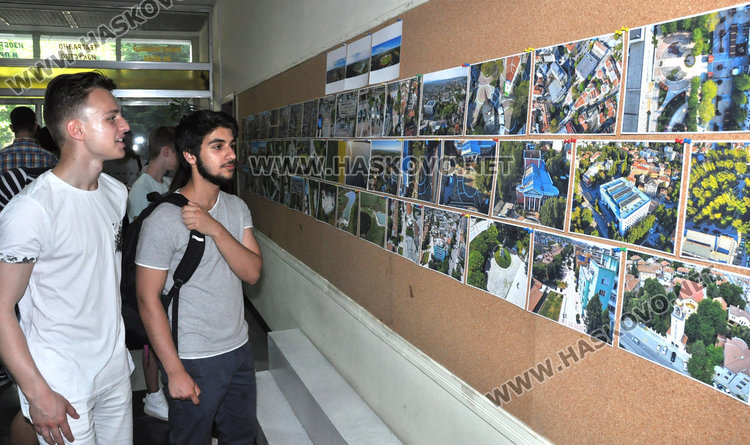 Клубът по фотография от математическата показа красиво Хасково от птичи поглед