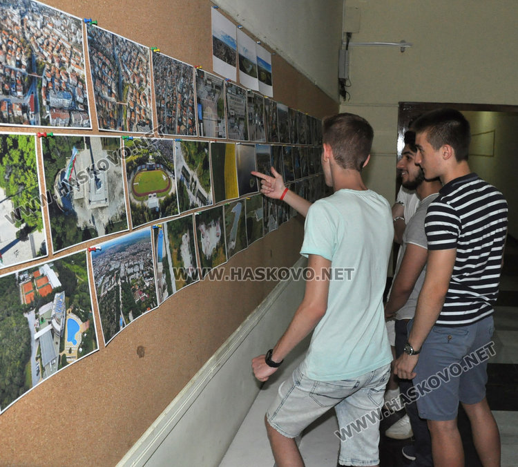 Клубът по фотография от математическата показа красиво Хасково от птичи поглед