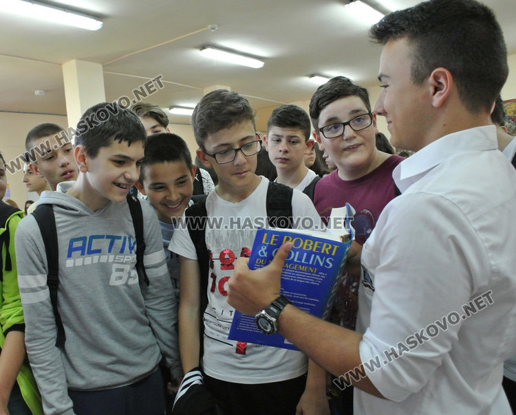 Езиковата гимназия представи възможности в Ден на отворените врати 