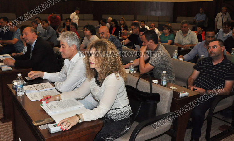  Съветниците със „стоп“ на кметското предложение за ремонт на спортните бази със заем