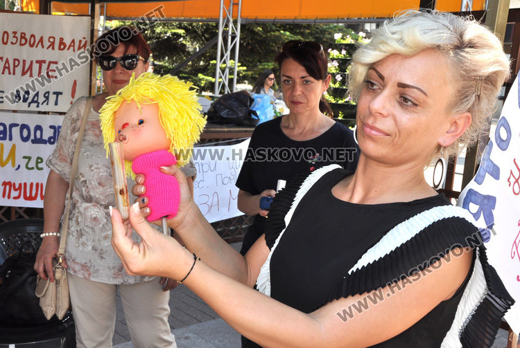 Хасковлии замениха цигарата с плод в Деня без тютюнев дим