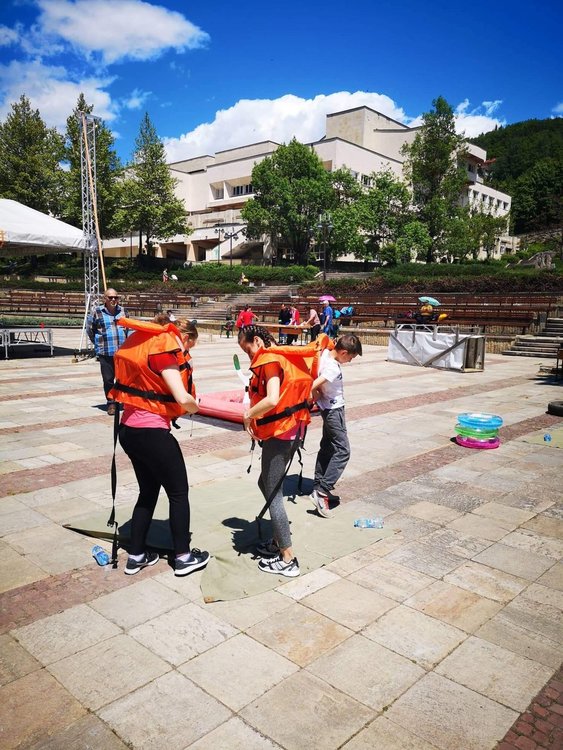 Отборът от Борино ще представи Смолянска област на състезание за защита от бедствия