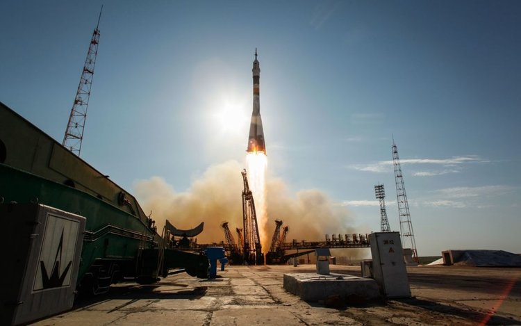 Пентагонът забрани използването на руски услуги за космически стартове