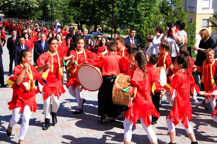 Румен Радев: СУ"П.Р.Славейков" е храм на образованието