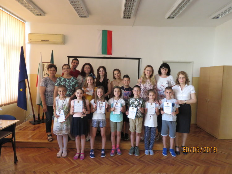 Алековци със златни медали от състезанието "Таралеж"