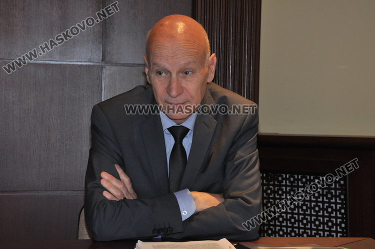  Съветниците със „стоп“ на кметското предложение за ремонт на спортните бази със заем