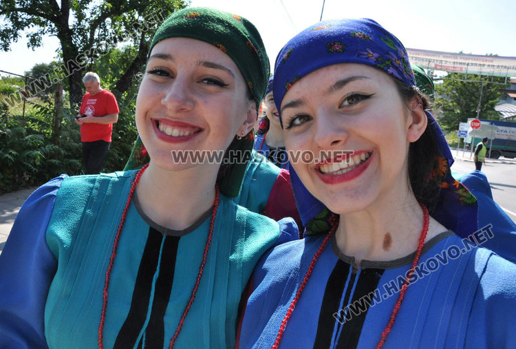 Хиляди деца от различни етноси озариха Минерални бани