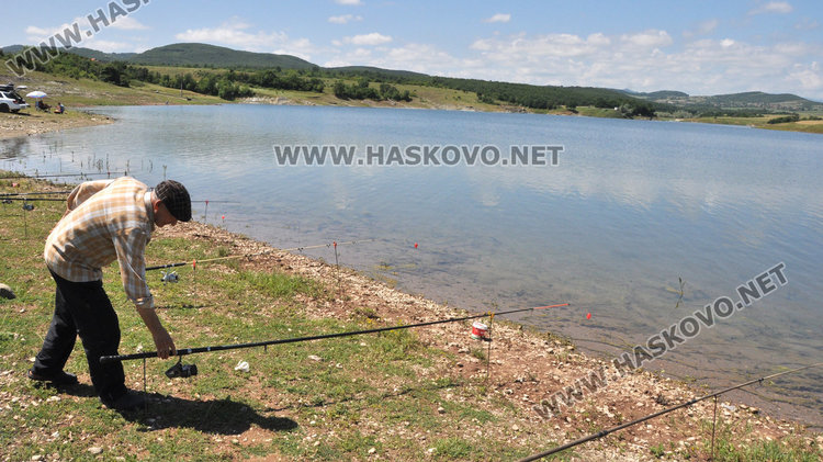 Рибарите откриха сезона с ентусиазъм, но без улов