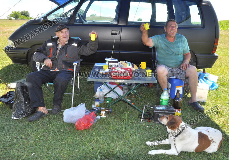 Рибарите откриха сезона с ентусиазъм, но без улов